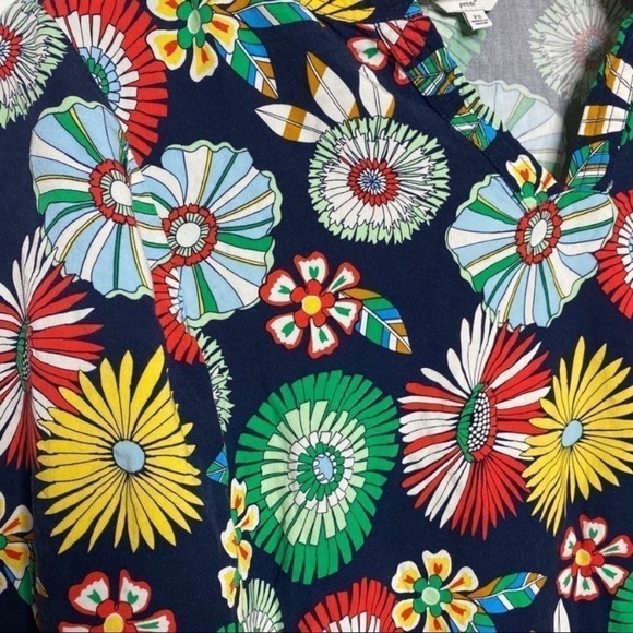 Crown & Ivy Petite Floral Blouse - Picture 5 of 6